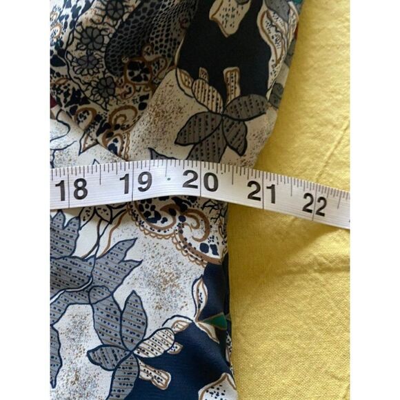 VINTAGE MODERN ESSENTIALS FLORAL LONG SLEEVE 10 BUTTON FRONT COLLAR - Picture 5 of 7